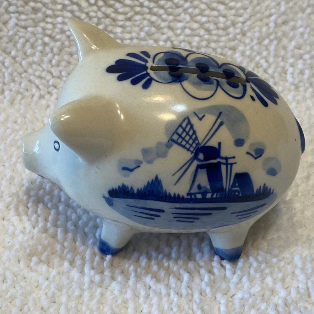 The Unbranded Brand adorable piggy